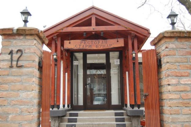 183625_198399526845043_7487834_n